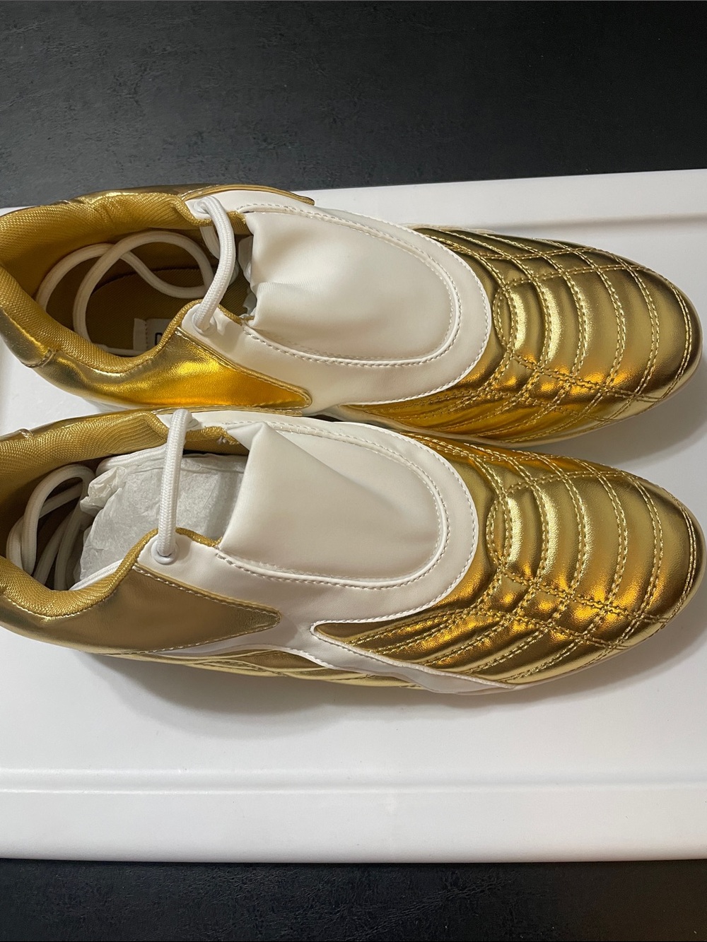 Cape Robbin Gold & white Vulay round toe Women's Athletic Sneakers NWT Sz. 9 - Picture 10 of 13